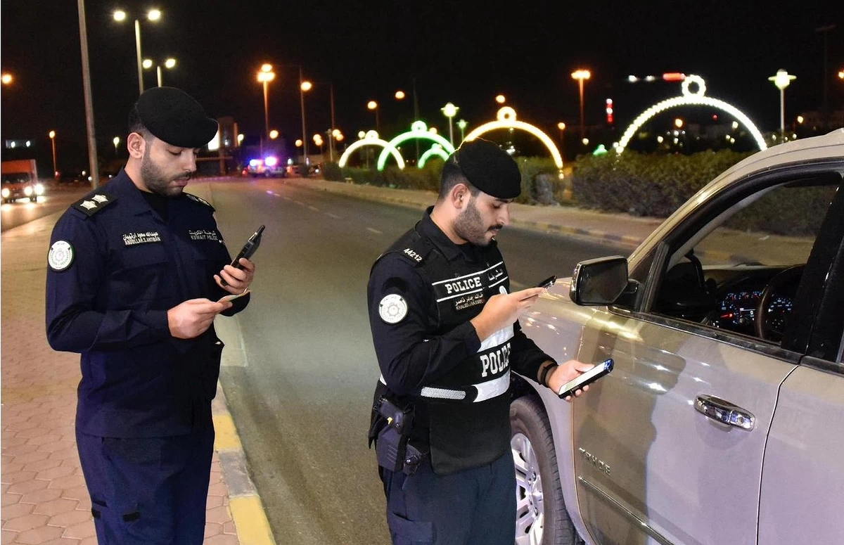 Kuwait traffic authorities issue 28,890 violations, arrest 243 wanted individuals in one week