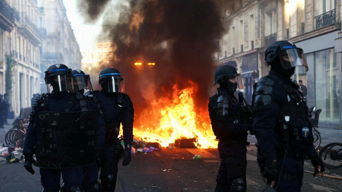 Travel Alert Issued for France Amid Violent Protests