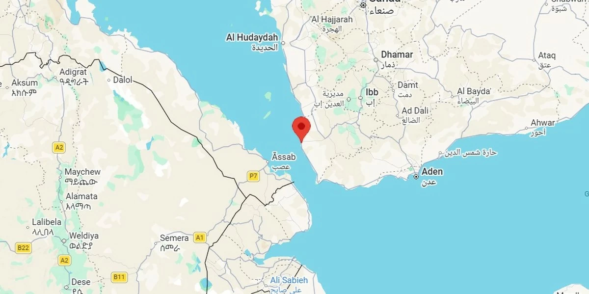 Warplanes Strike Houthi Positions East of Mokha in Southwestern Yemen