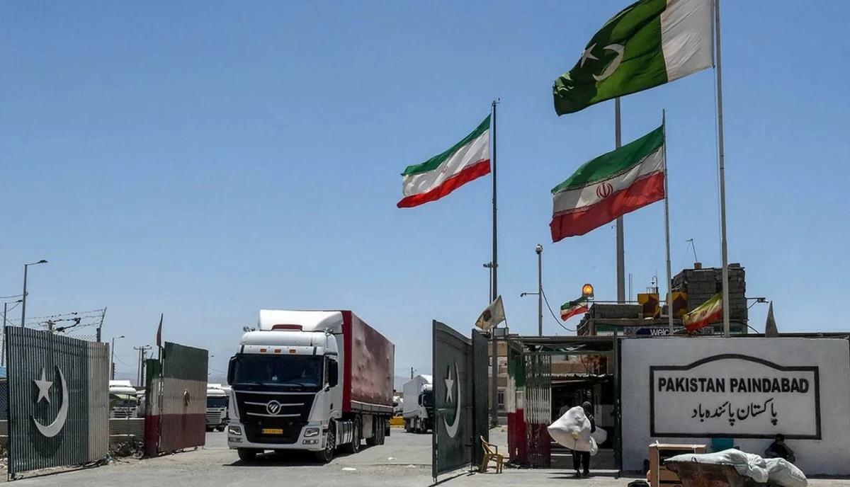 Iran Threatens to Close Pakistan Border Over Blocked Truck Traffic