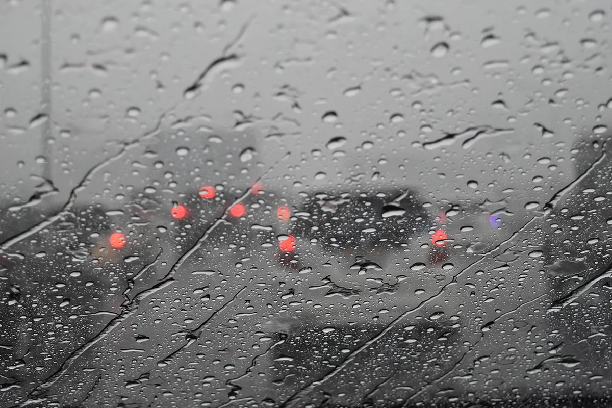 Kuwait Traffic Department Urges Drivers to Check Tires and Brakes as Rainy Weather Sets In