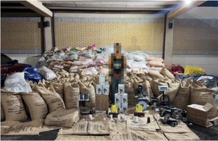 Asian Expat Arrested in 5-Ton Ration Food Theft
