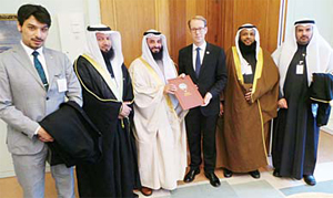 Kuwaiti lawmakers during their meeting with Swedish foreign undersecretary