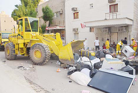 Items put up for sale in ‘Souk Haramiya’ are confiscated.