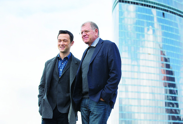Actor Joseph Gordon-Levitt (left), and film director Robert Zemeckis pose for the media on top of the Empire Tower before the premiere of ‘The Walk’ at the Moscow International Business Center, Russia, on Oct 8. (AP)