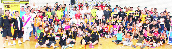 Tournament 15, 3rd Week participants strike a pose during the mid-day break