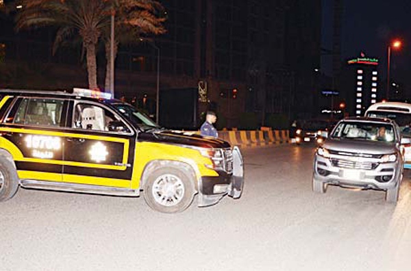 6 Kuwaitis and 2 Expats violate partial curfew
