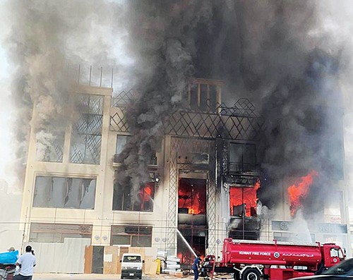 Two dead in Jahra mall fire | arabtimes