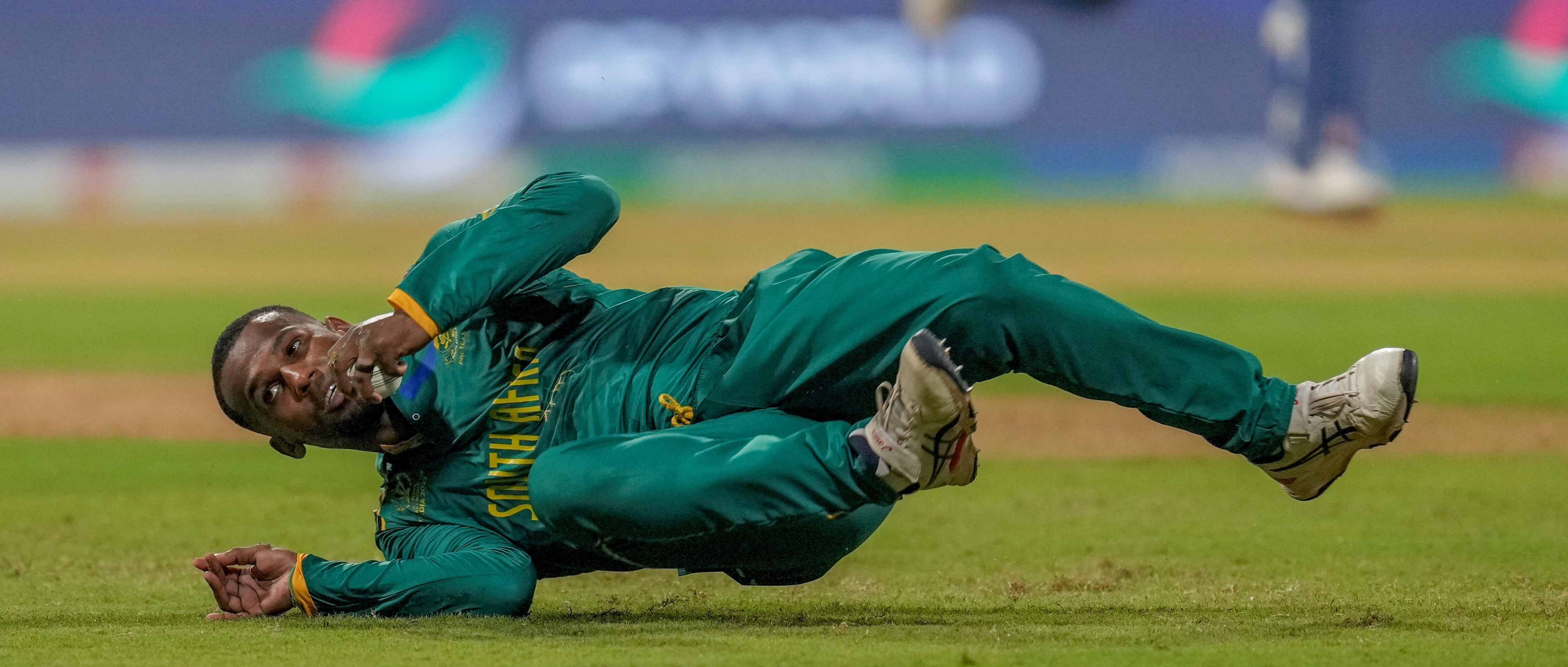 South Africa rout England by 229 runs at World Cup