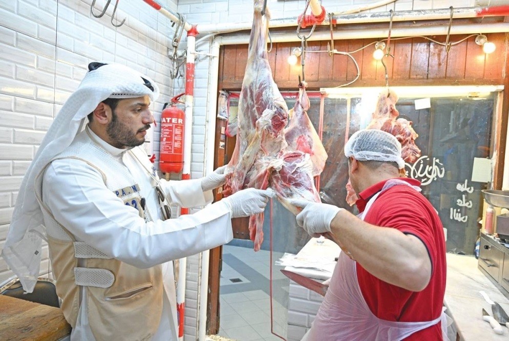 17 shops shut down in Mubarakiya Market for violations
